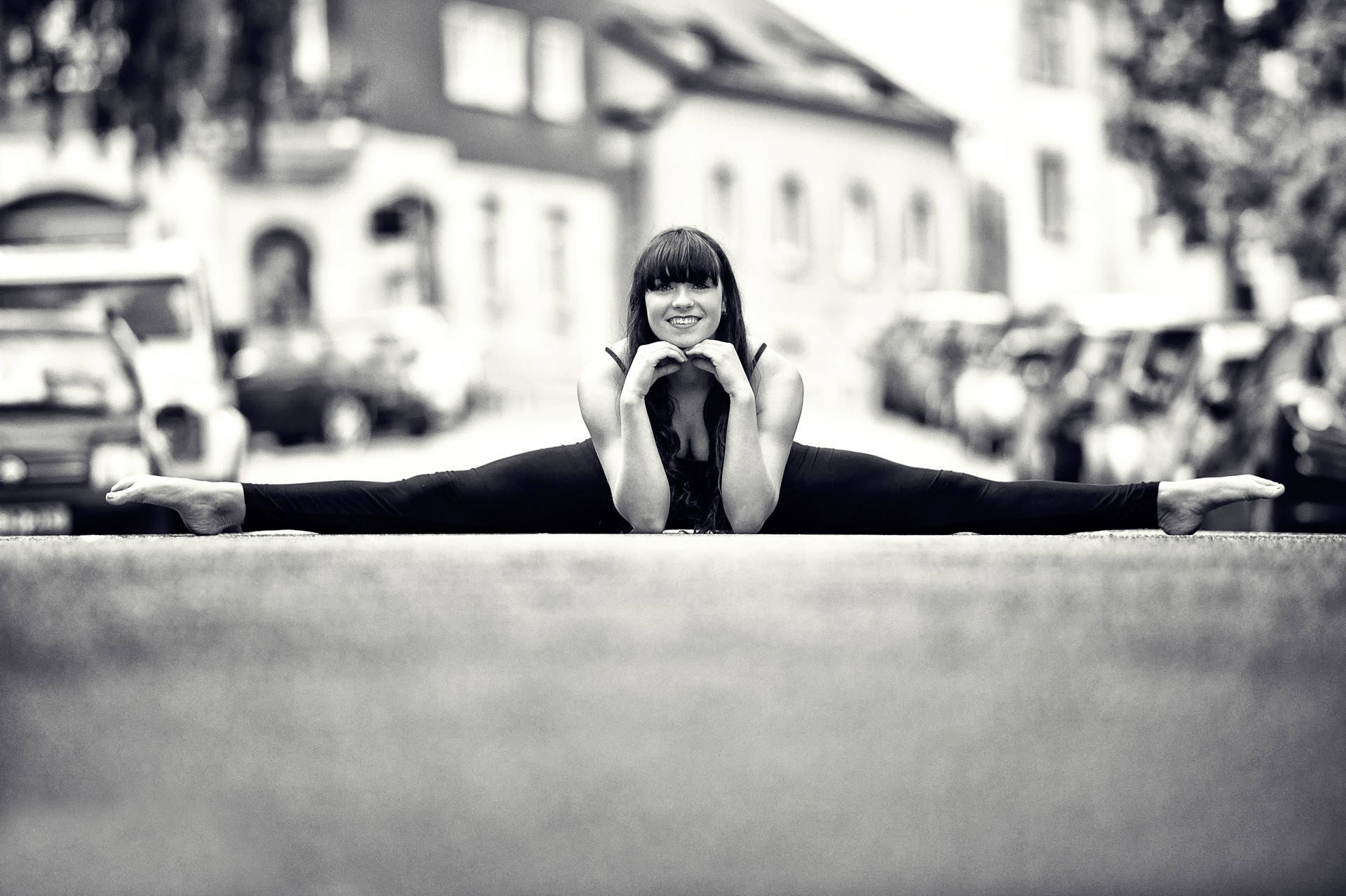 Exceptional Athlete Showcasing Flexibility Wallpaper