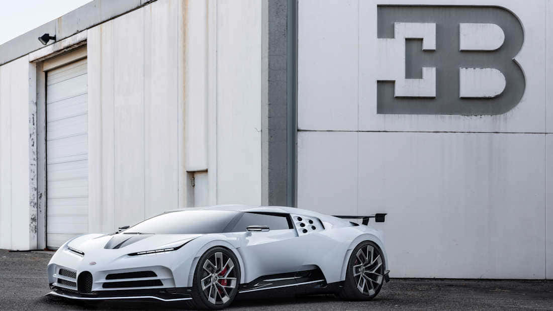 Experience Luxury And Power With Bugatti Wallpaper