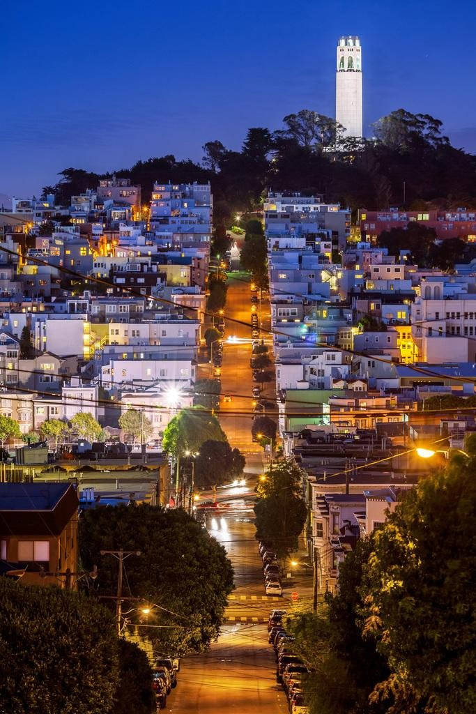 Experience San Francisco Bay View By Visiting Coit Tower Wallpaper