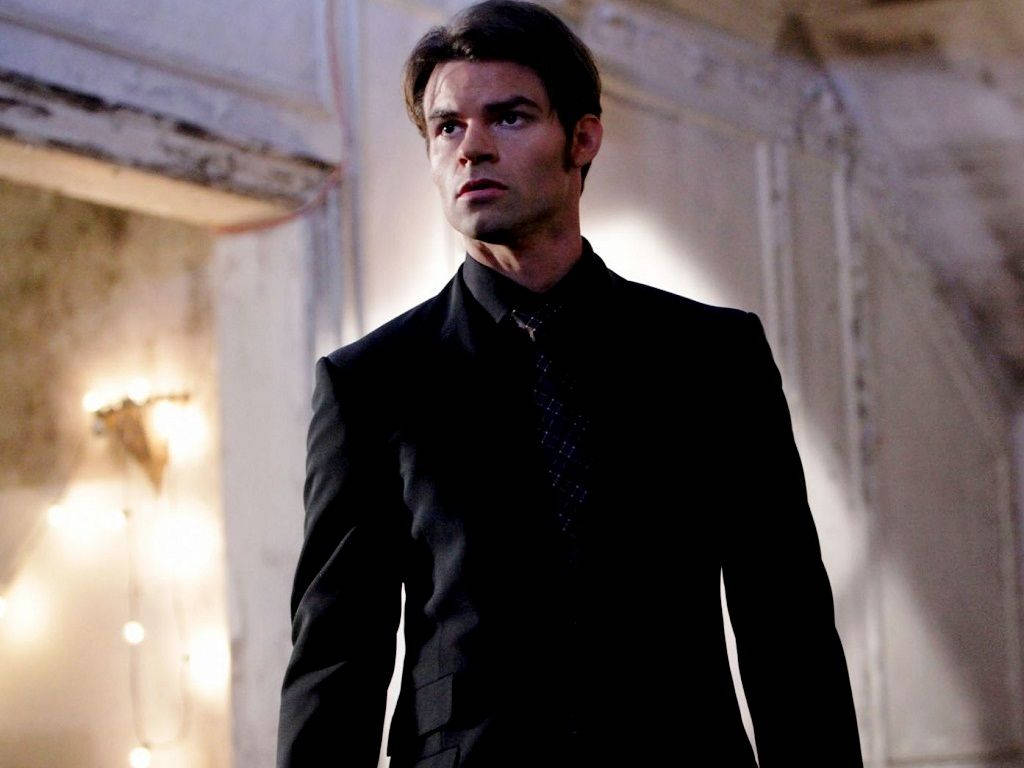 Fiery Elijah Mikaelson Wallpaper