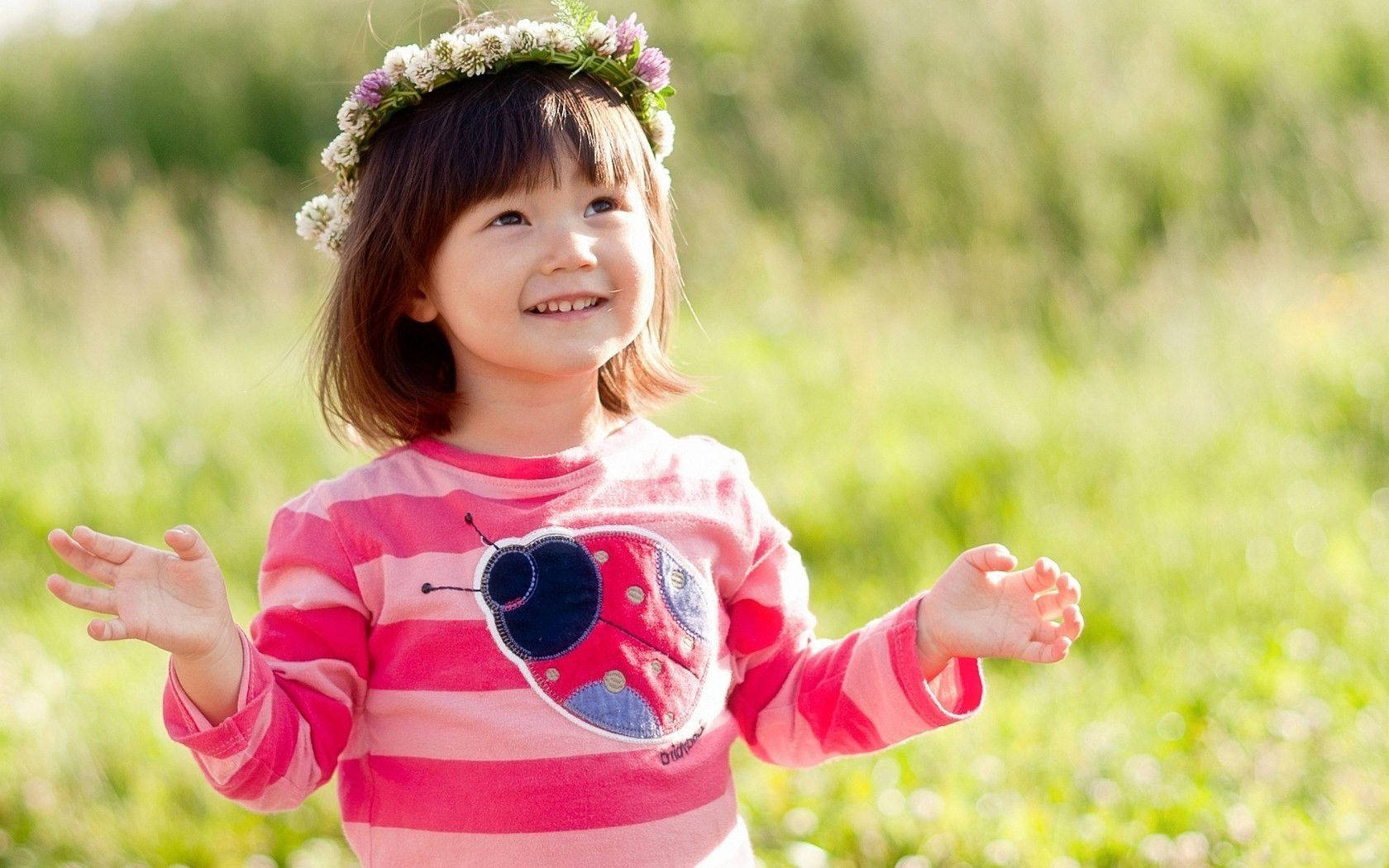 Flower Crown Baby Girl Wallpaper