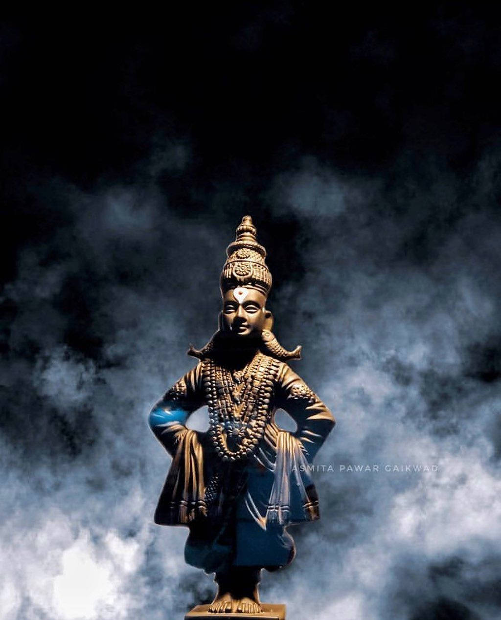 Foggy Vithu Mauli Statue Wallpaper