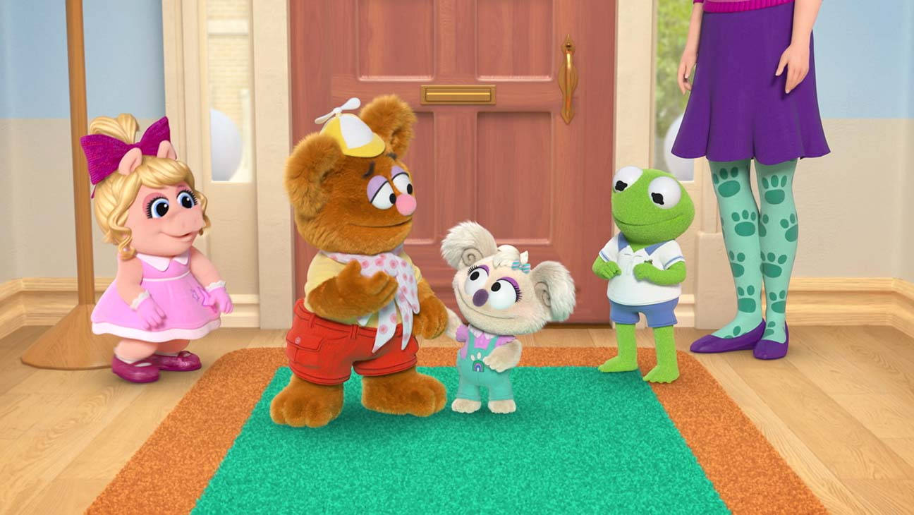Fozzie Bear With His Sister In Disney Muppet Babies Wallpaper