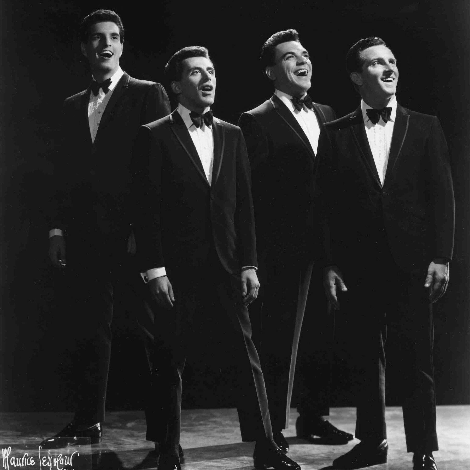 Frankie Valli And The Four Seasons Under The Starlight Wallpaper