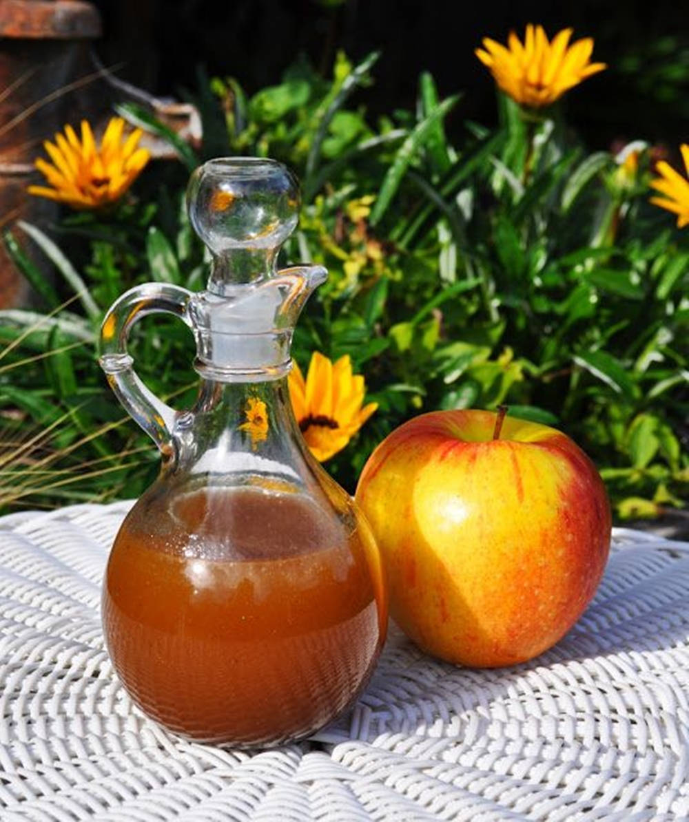 Fresh And Natural Apple Cider Vinegar Wallpaper