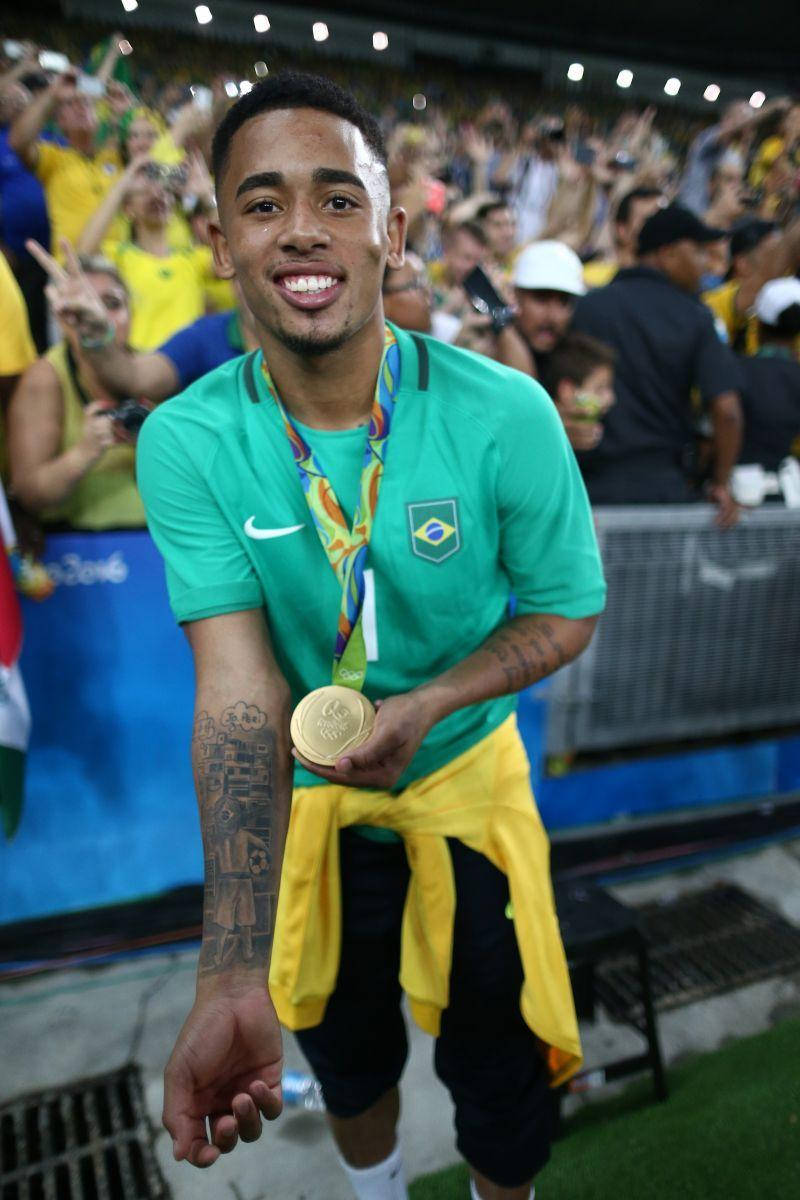 Gabriel Jesus Shows Off Medal Tattoos Wallpaper