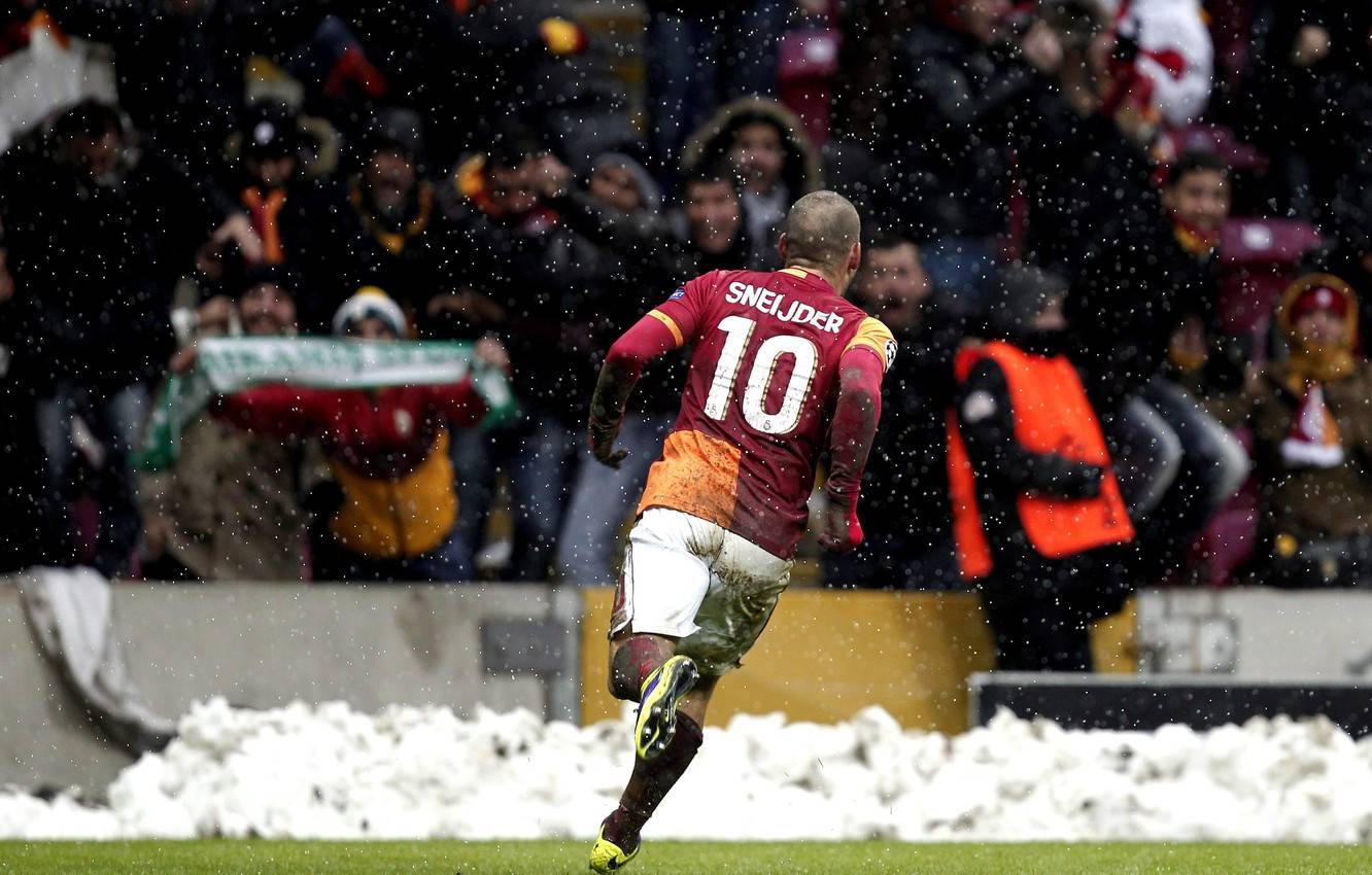 Galatasaray Sneijder Running Wallpaper