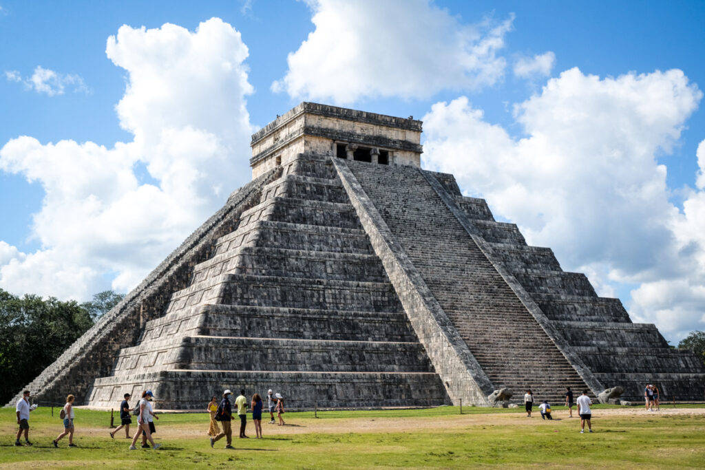 Giant Chichen Itza Wallpaper