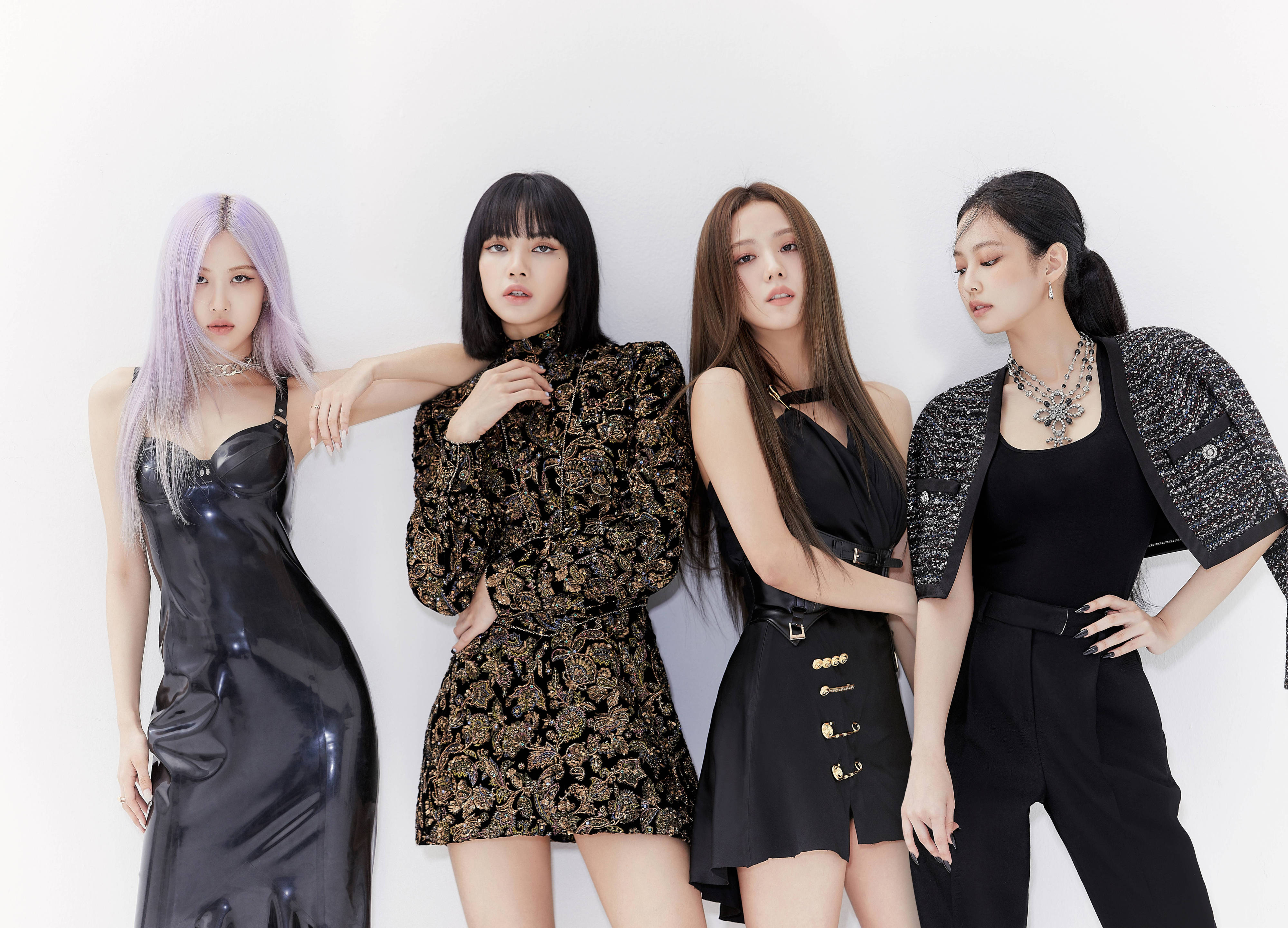 Glamorous Outfits Blackpink Desktop Wallpaper