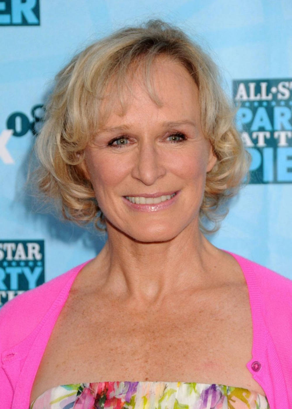 Glenn Close At All-star Party Wallpaper