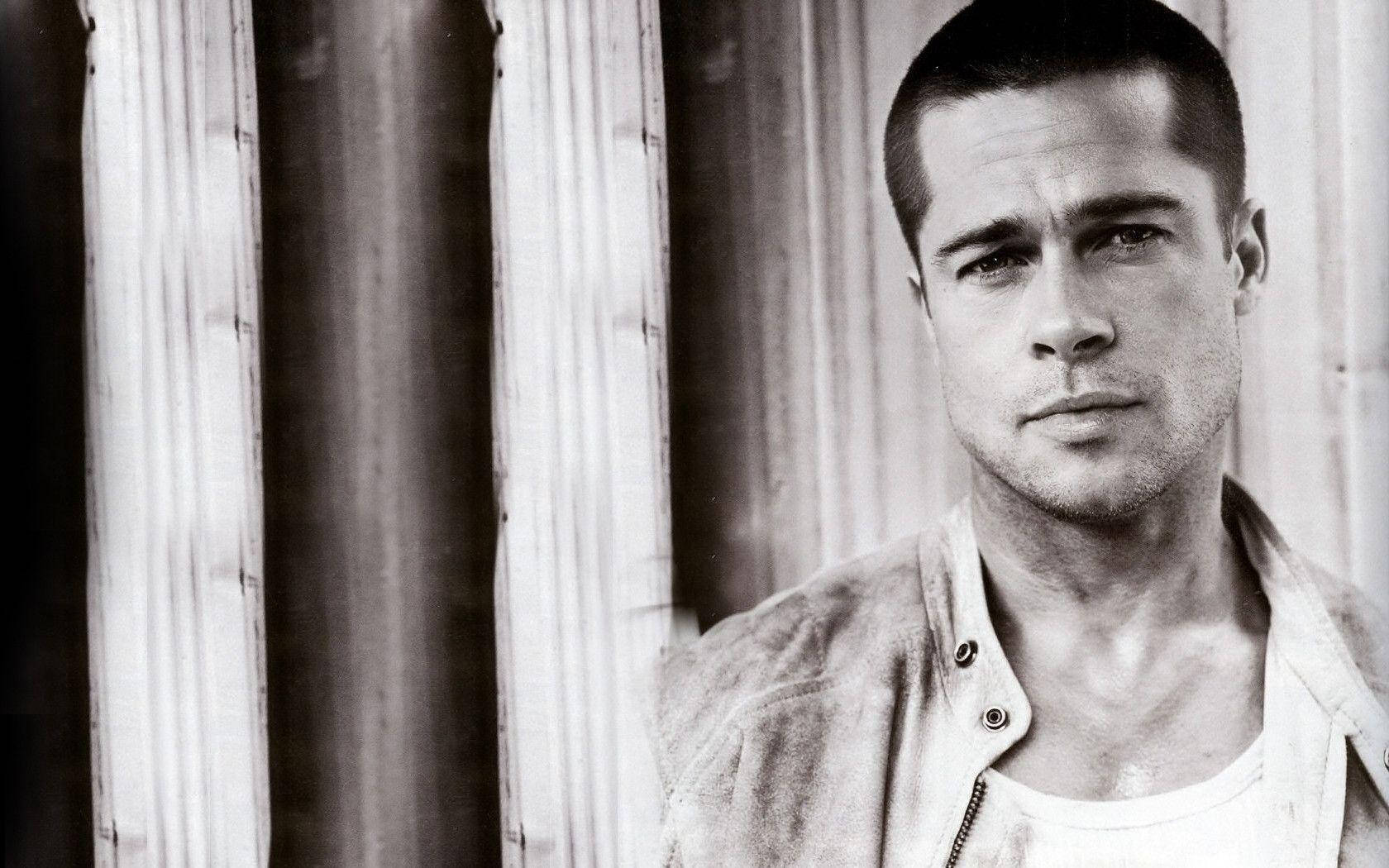 Grayscale Brad Pitt Buzz Cut Wallpaper