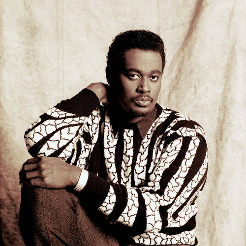 Great American Singer Luther Vandross Wallpaper