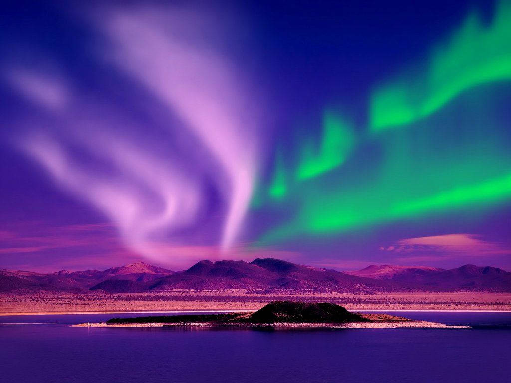 Green And Purple Northern Lights Wallpaper