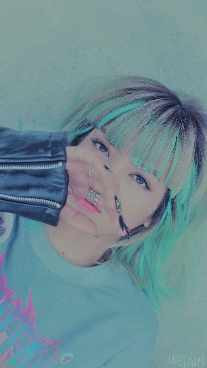 Green Haired Blackpink Lisa Wallpaper