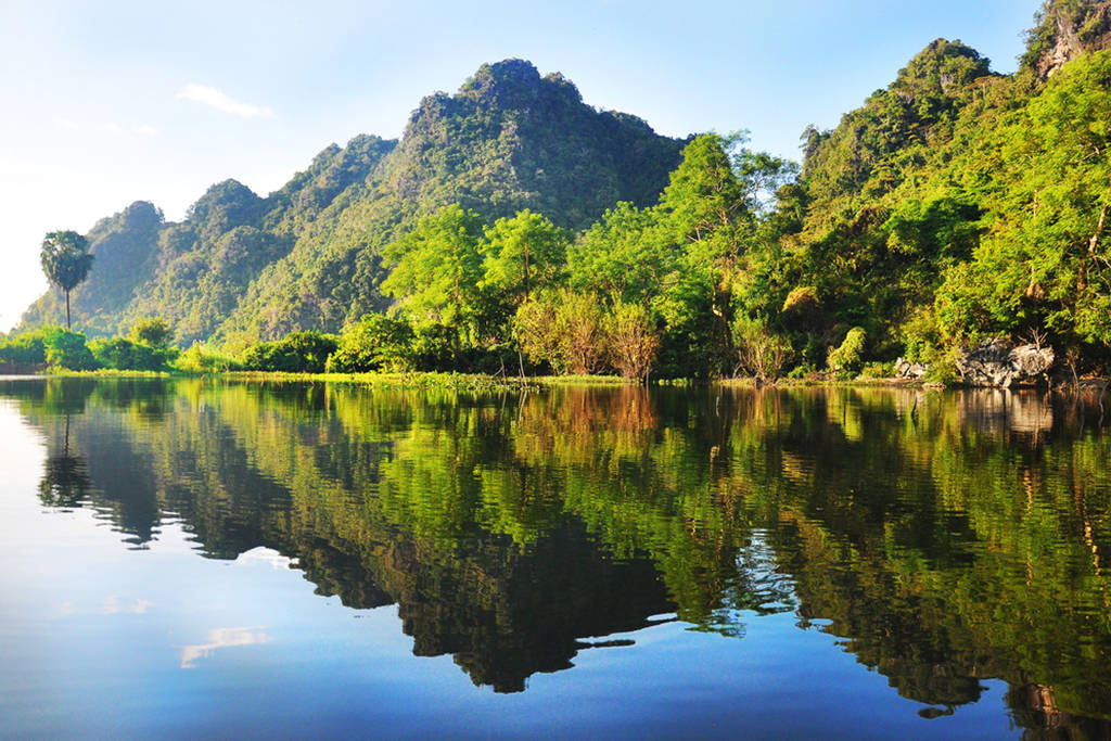 Green Lake On Myanmar Wallpaper