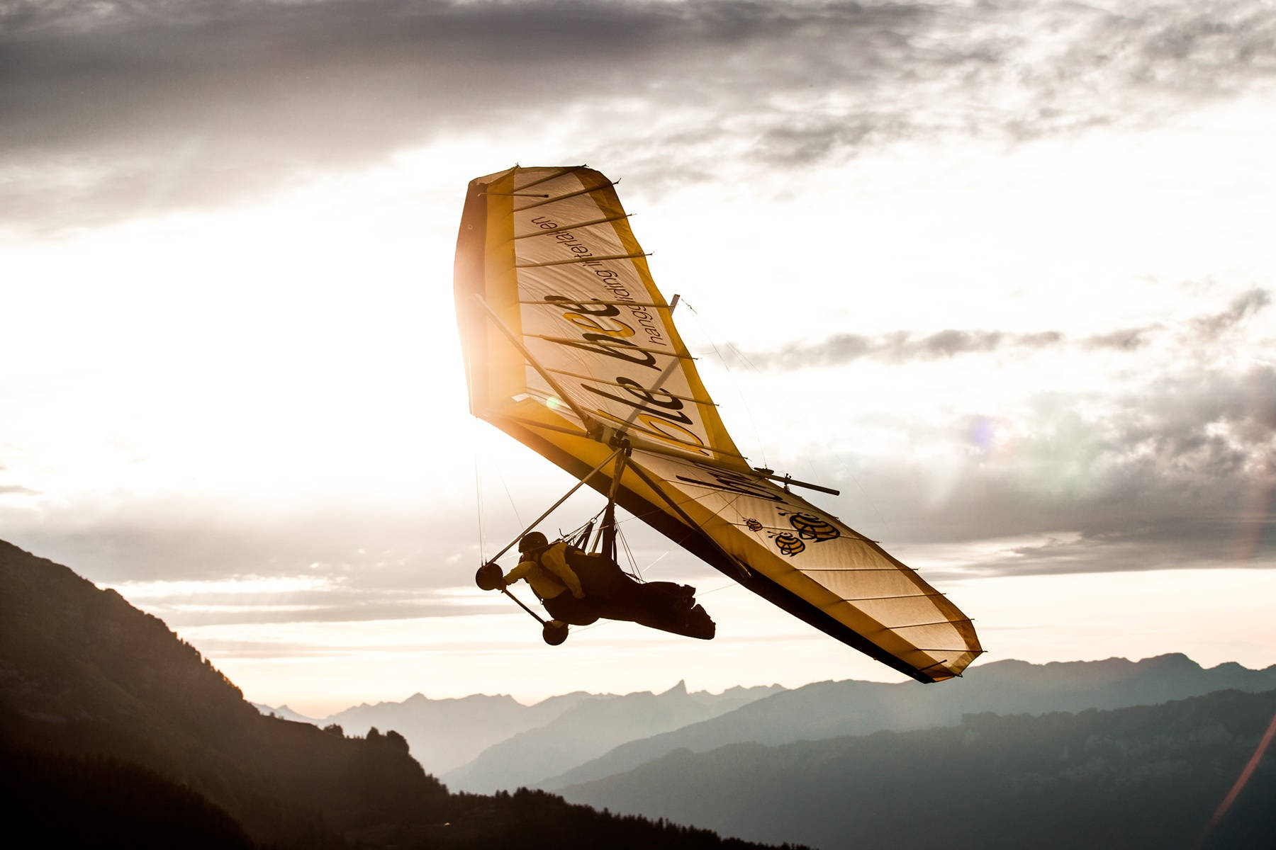 Hang Gliding Mountain Interlaken Switzerland Wallpaper