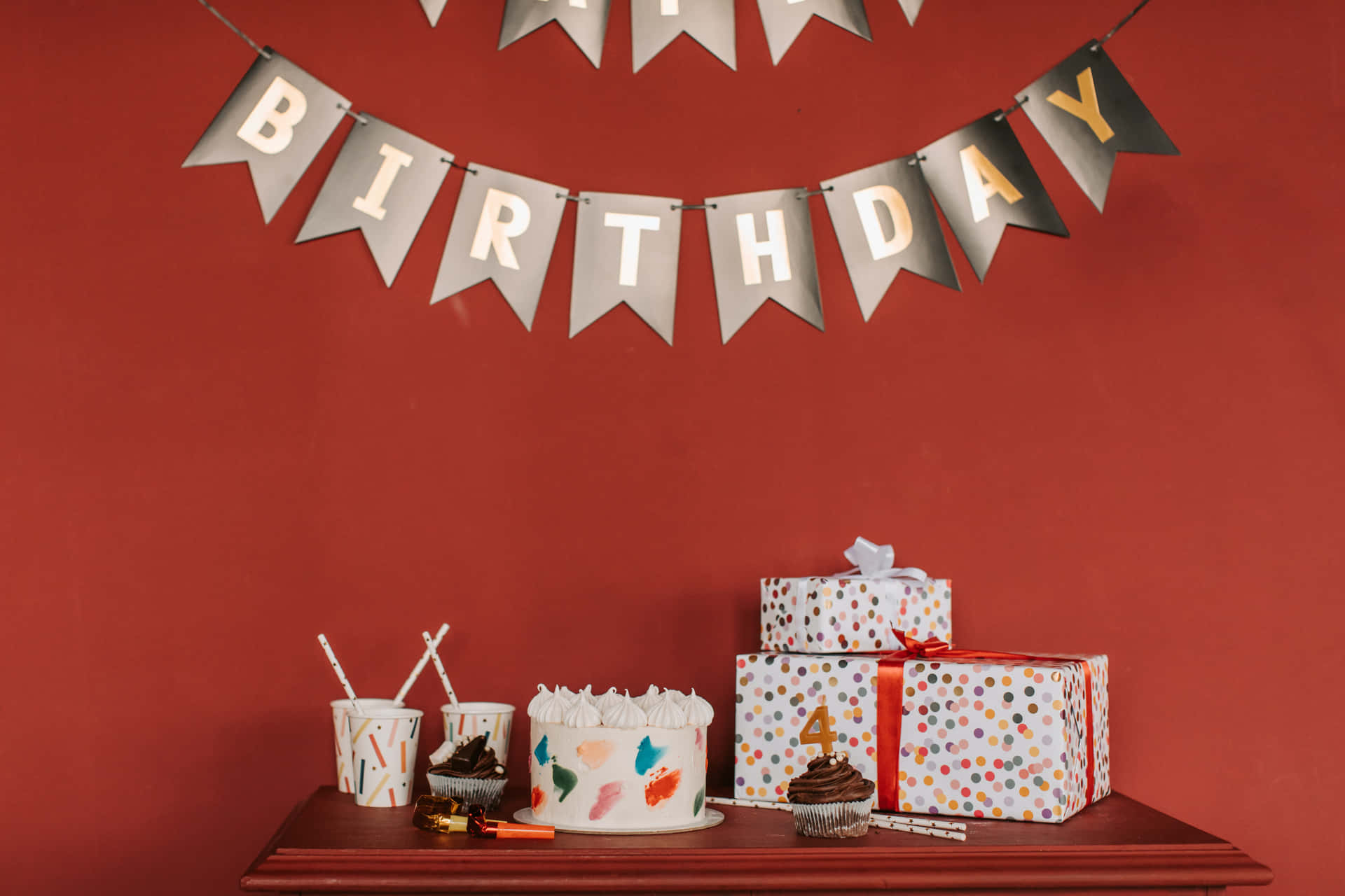 Happy Birthday Banner - Shabby Chic Wallpaper