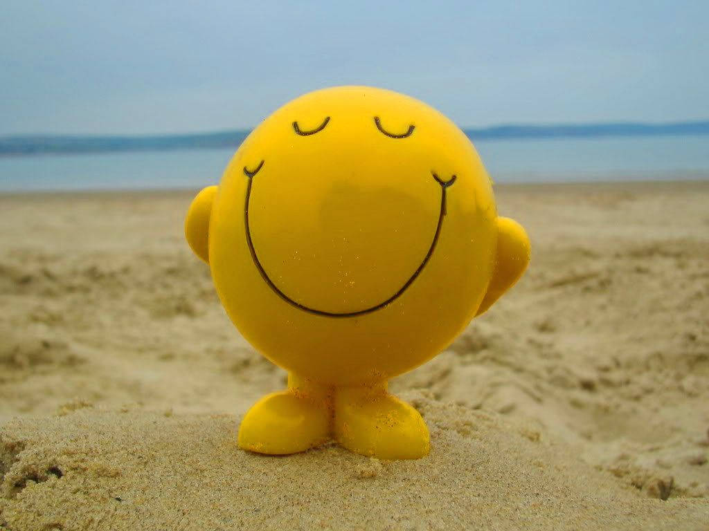 Happy Yellow Smiley Figurine Wallpaper