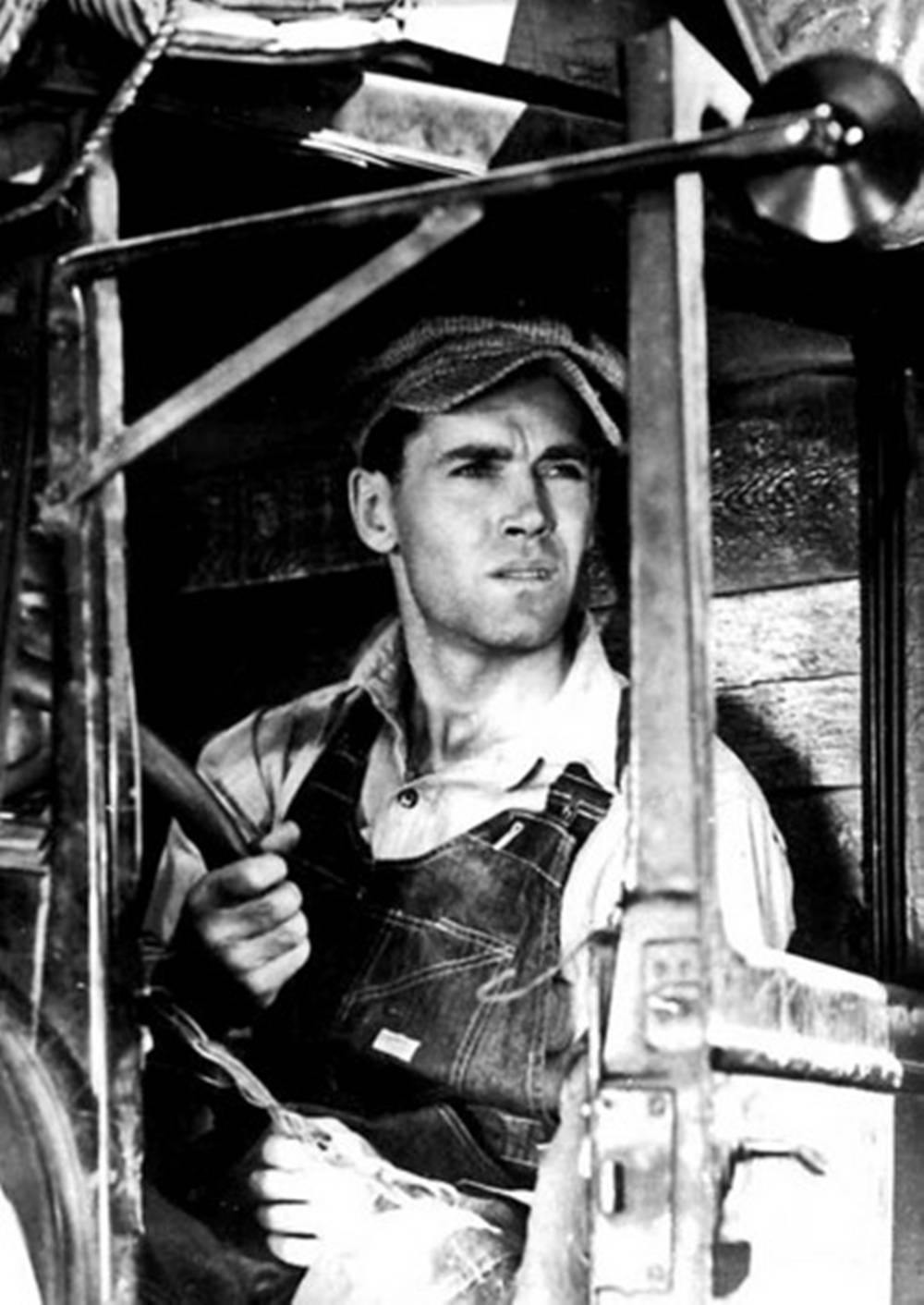 Henry Fonda As Tom Joad The Grapes Of Wrath Wallpaper