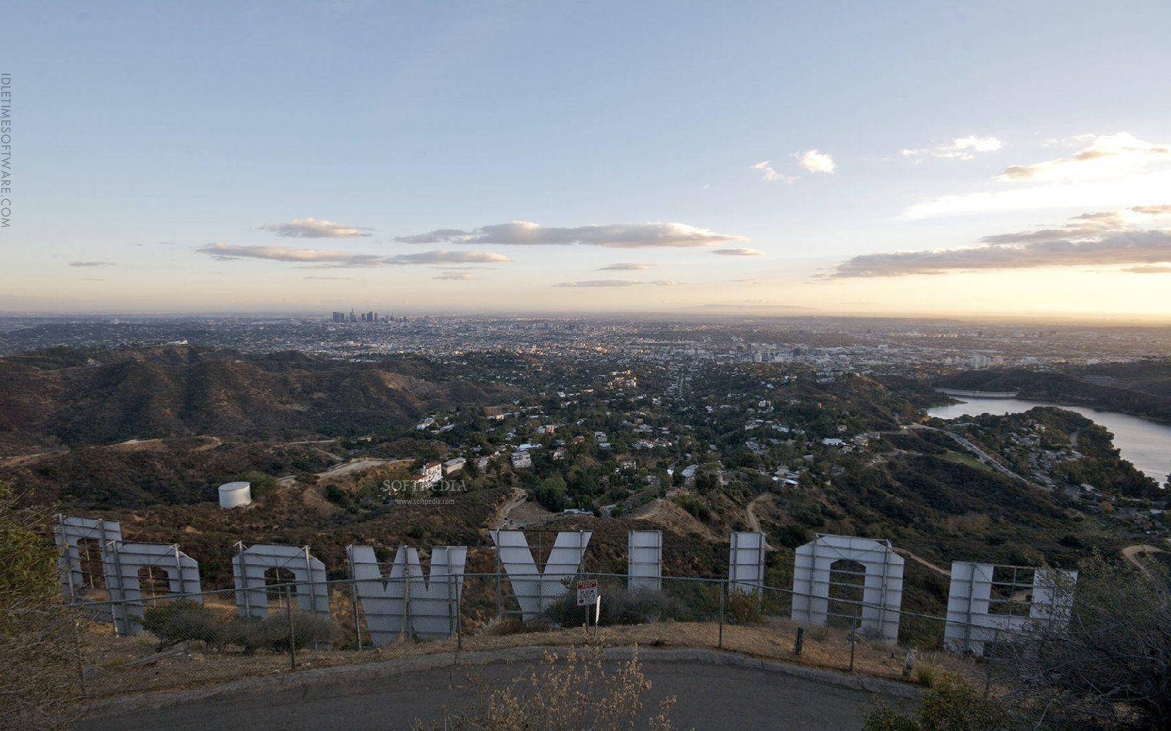 Hollywood Sign Mount Lee Perspective Wallpaper