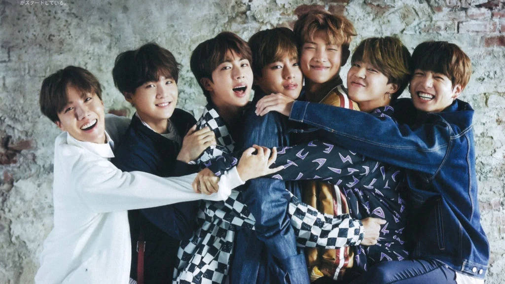 Hug Bts Cute Aesthetic Wallpaper