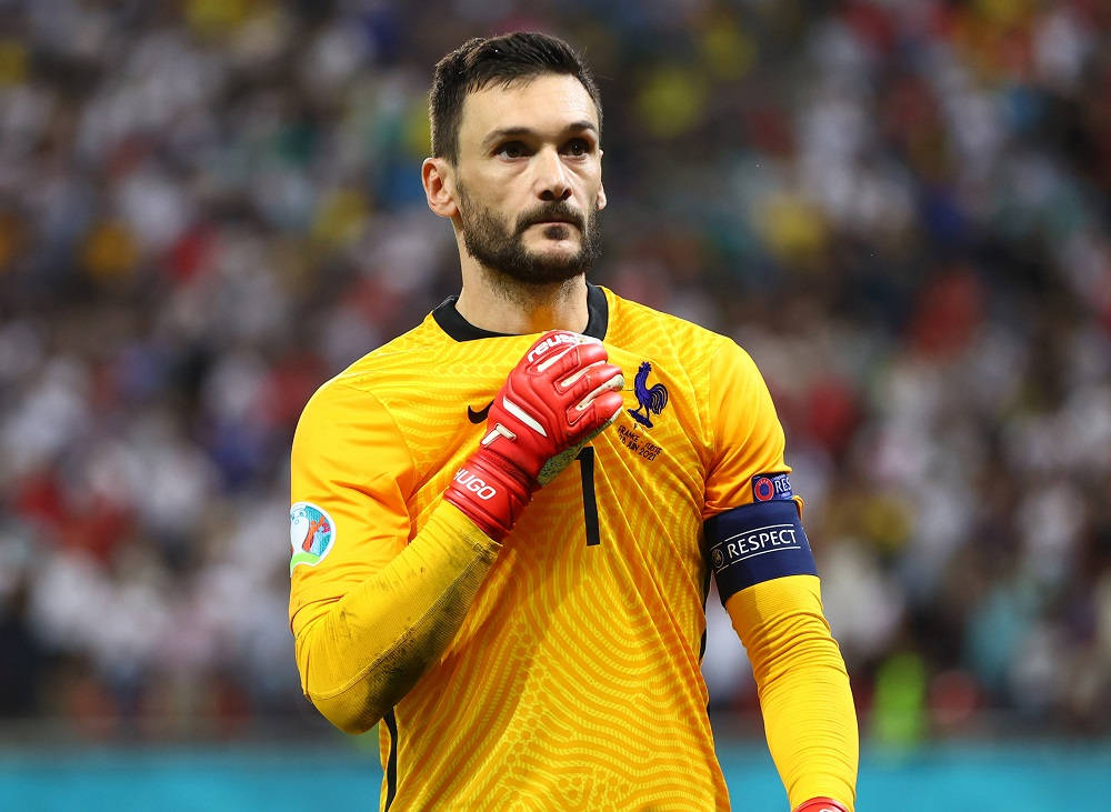 Hugo Lloris Holding Shirt Wallpaper