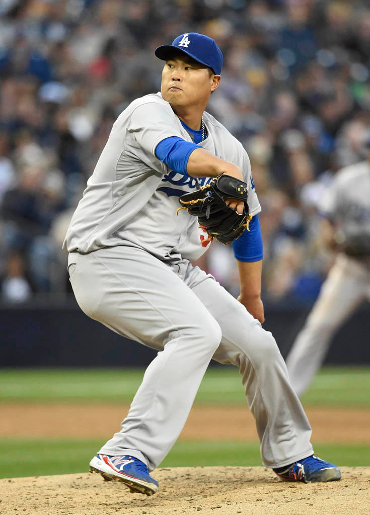 Hyun Jin Ryu Wearing White Uniform Wallpaper