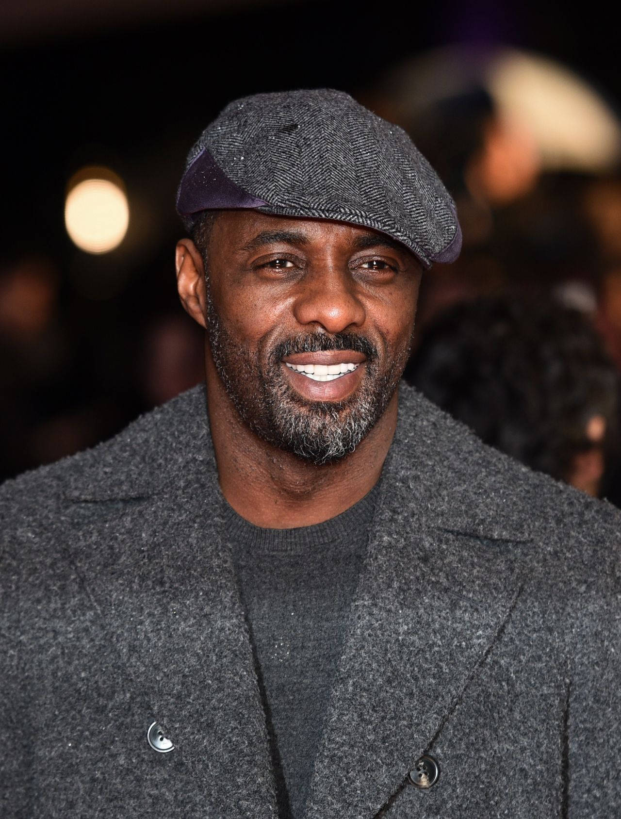 Idris Elba With Newsboy Cap Wallpaper