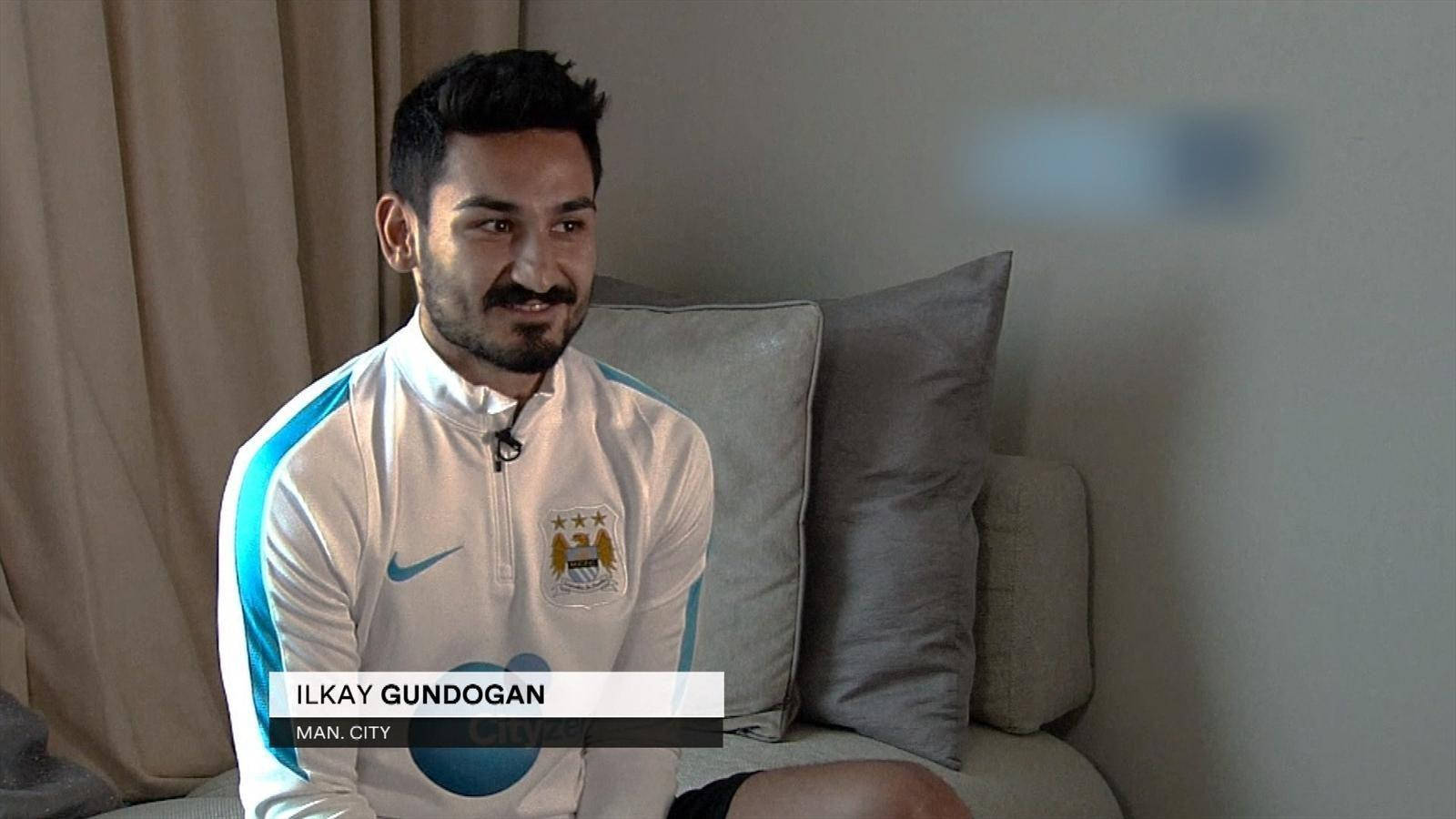 Ilkay Gundogan Sitting In A Room Wallpaper