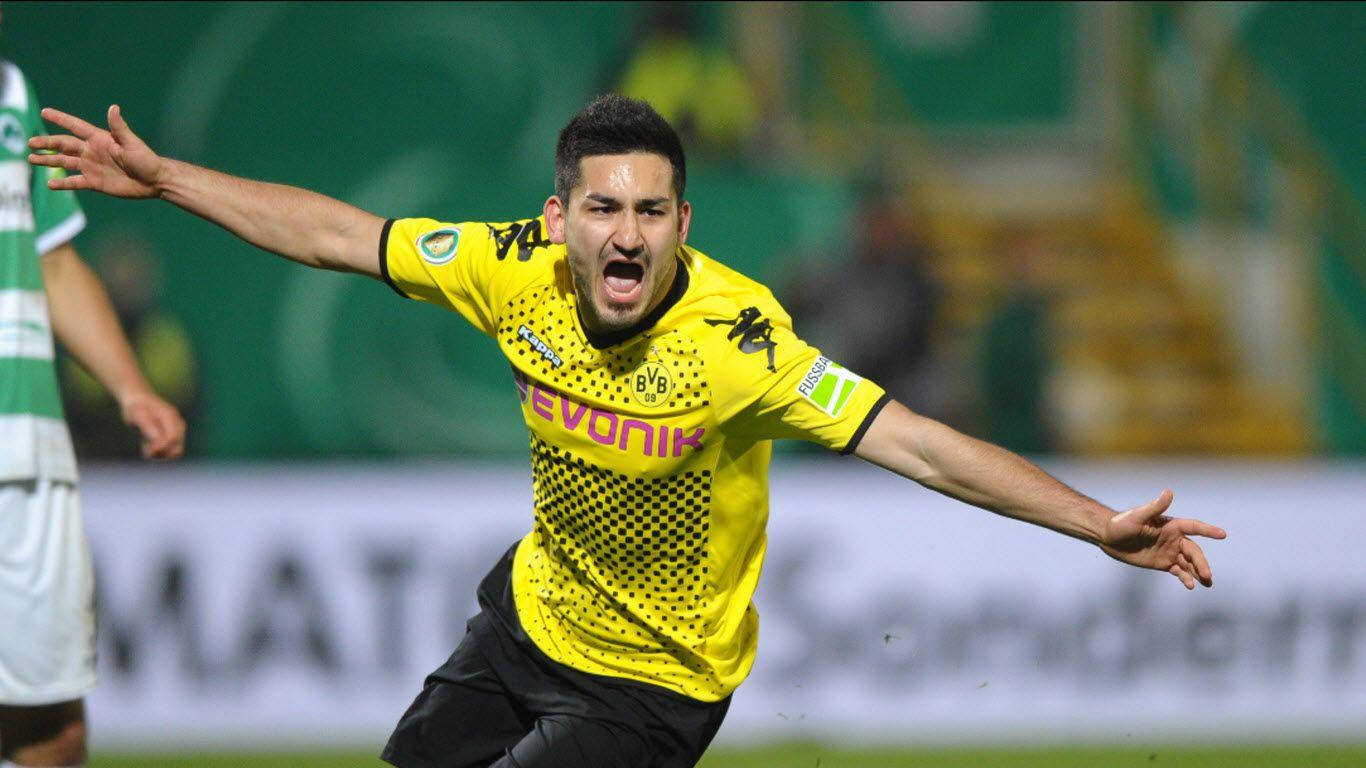 Ilkay Gundogan With Open Arms Wallpaper