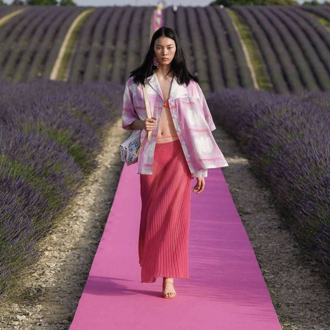 Jacquemus Model In Pink Catwalk Wallpaper