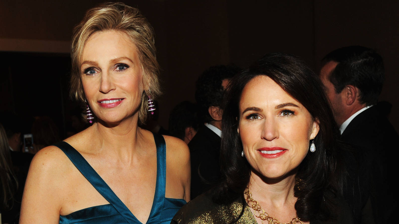 Jane Lynch With Lara Embry Wallpaper