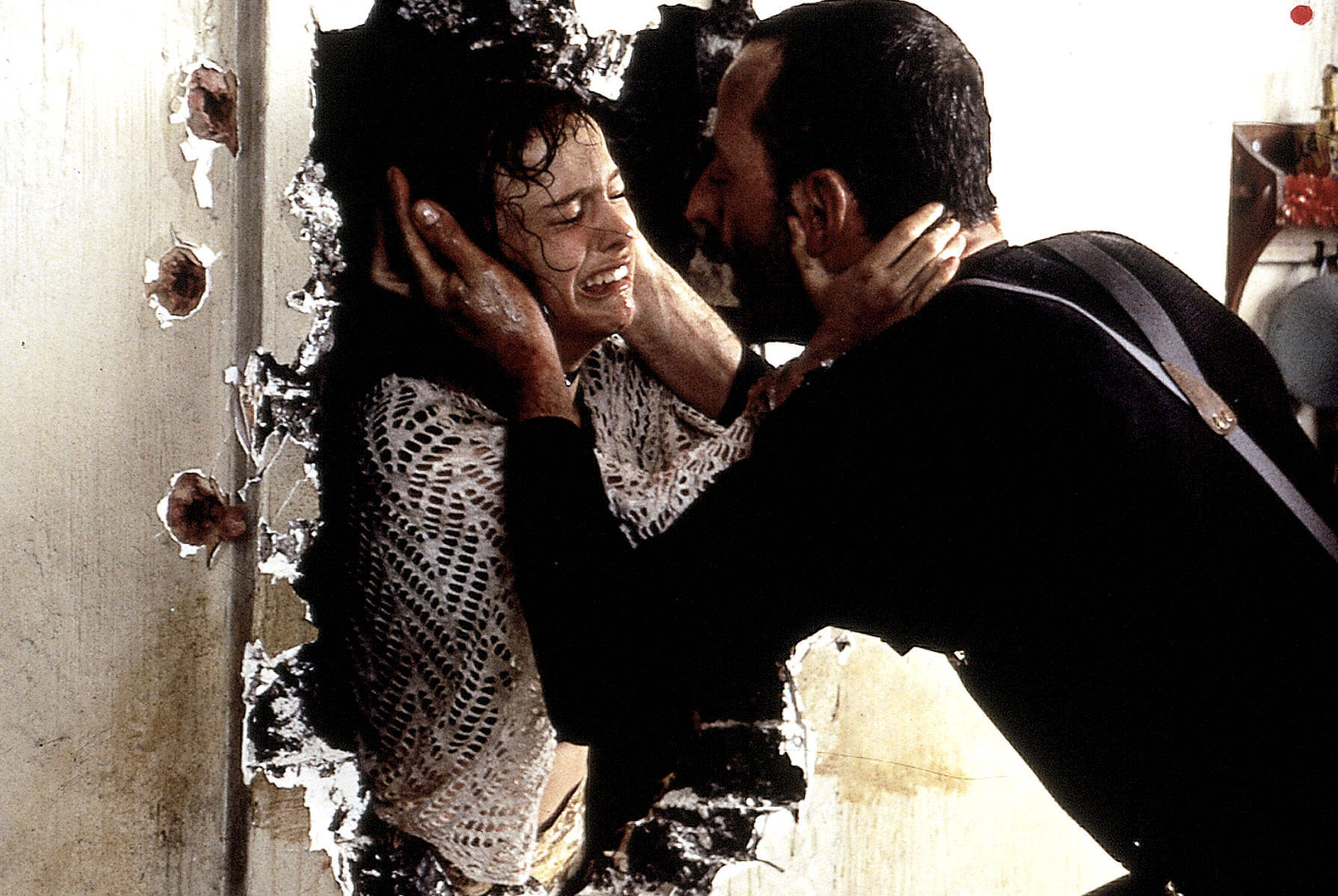 Jean Reno Leon 1994 Movie Wallpaper