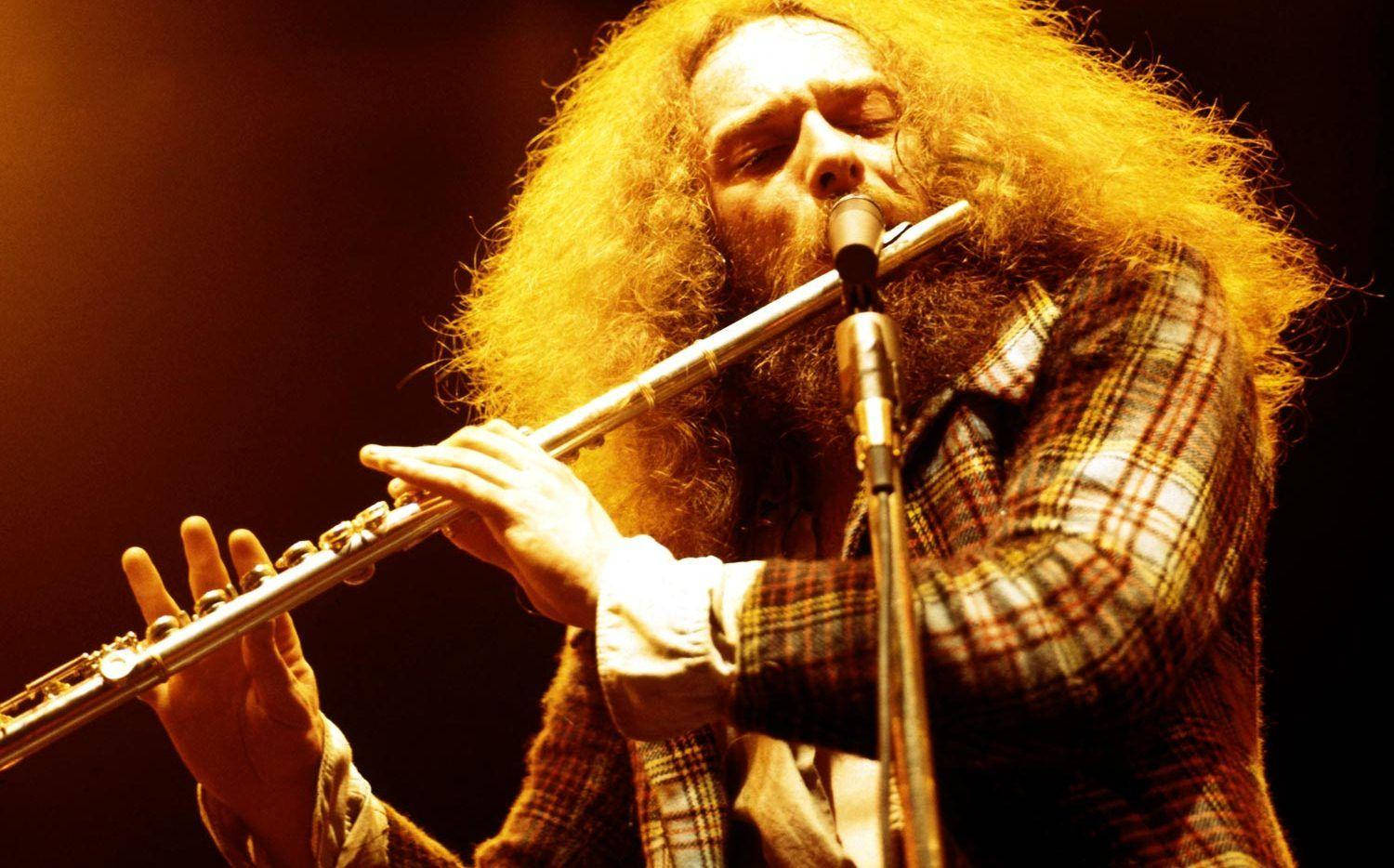 Jethro Tull British Lead Singer Ian Anderson Low Angle Shot Wallpaper