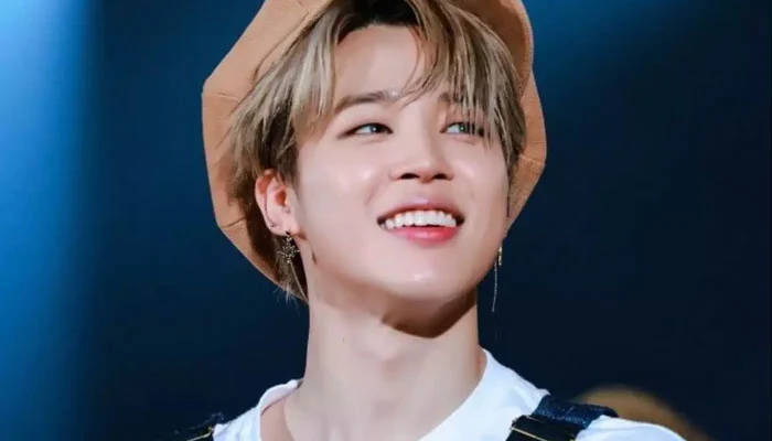 Jimin Of Bts Happily Smiling Wallpaper