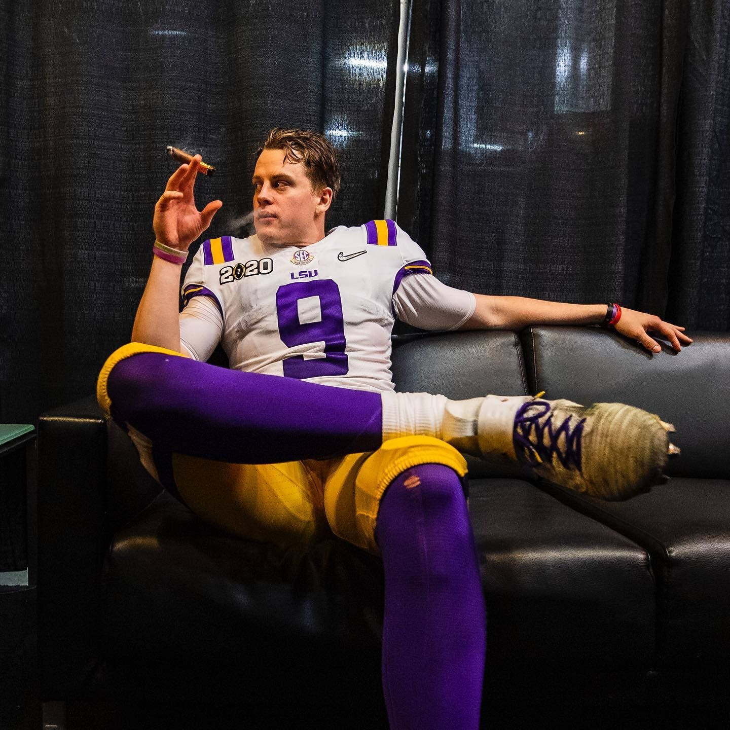 Joe Burrow Smoking Wallpaper