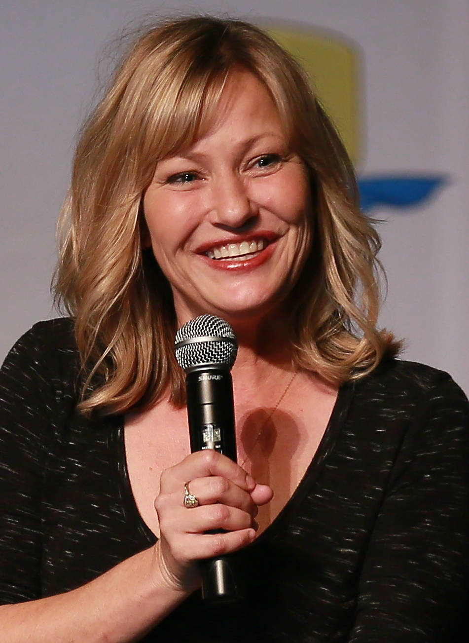 Joey Lauren Adams Attending Florida Supercon Day 2 Wallpaper