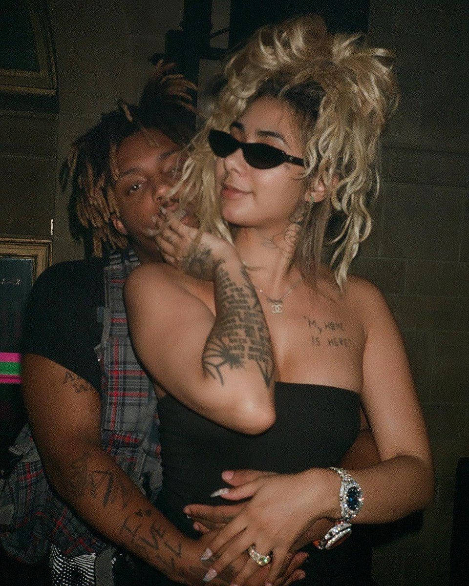 Juice Wrld And Ally Back Hug Wallpaper