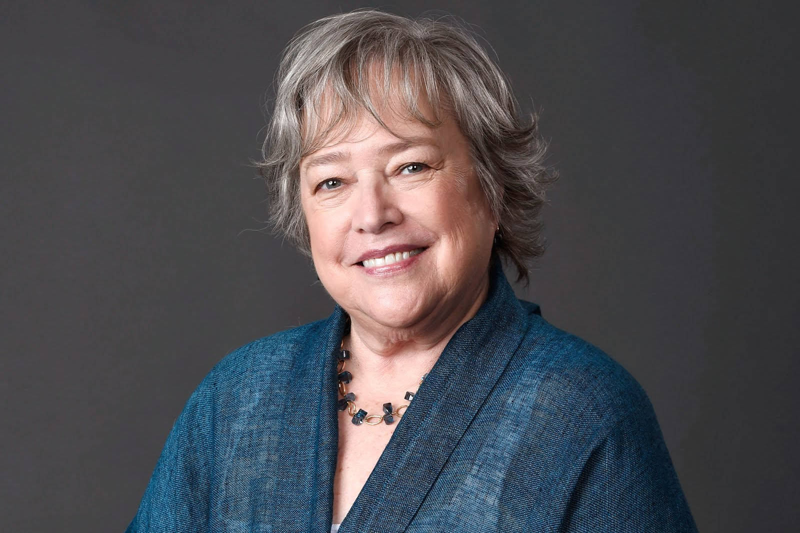 Kathy Bates Hollywood Actor Wallpaper