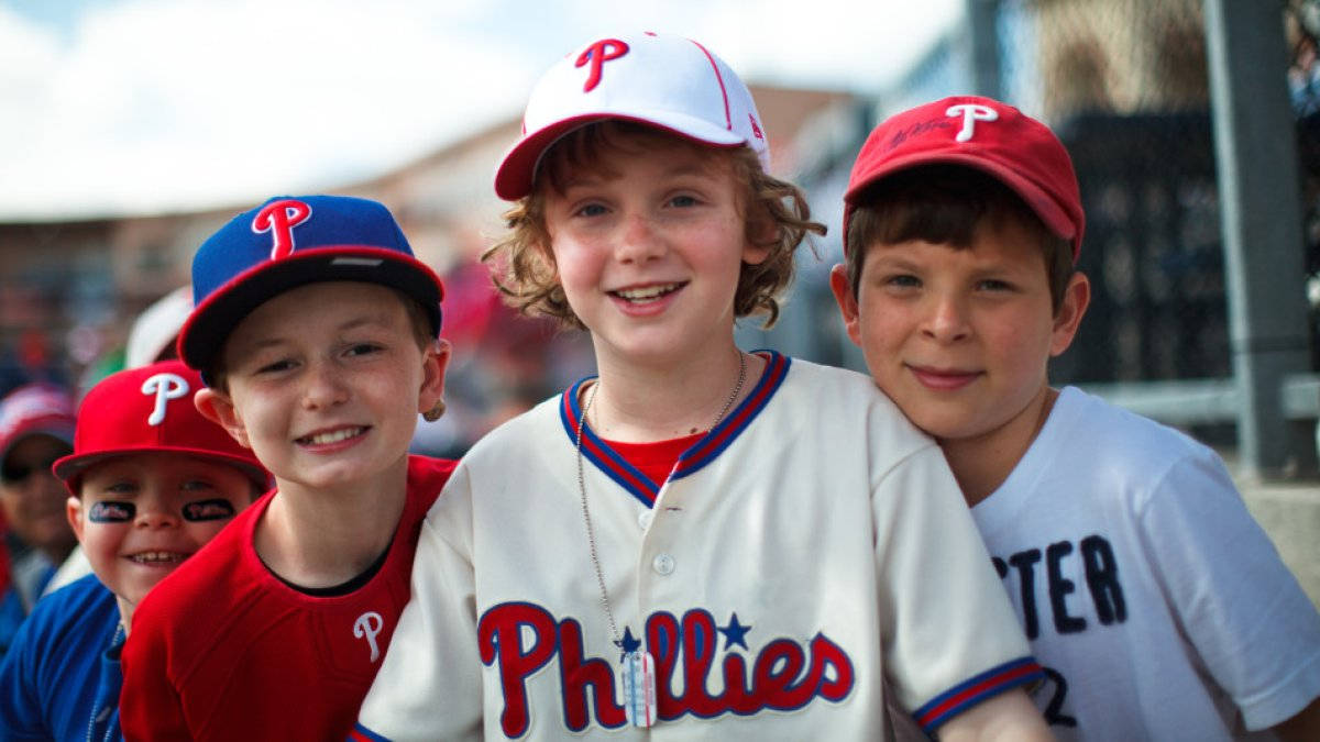 Kids Love Philadelphia Phillies Wallpaper