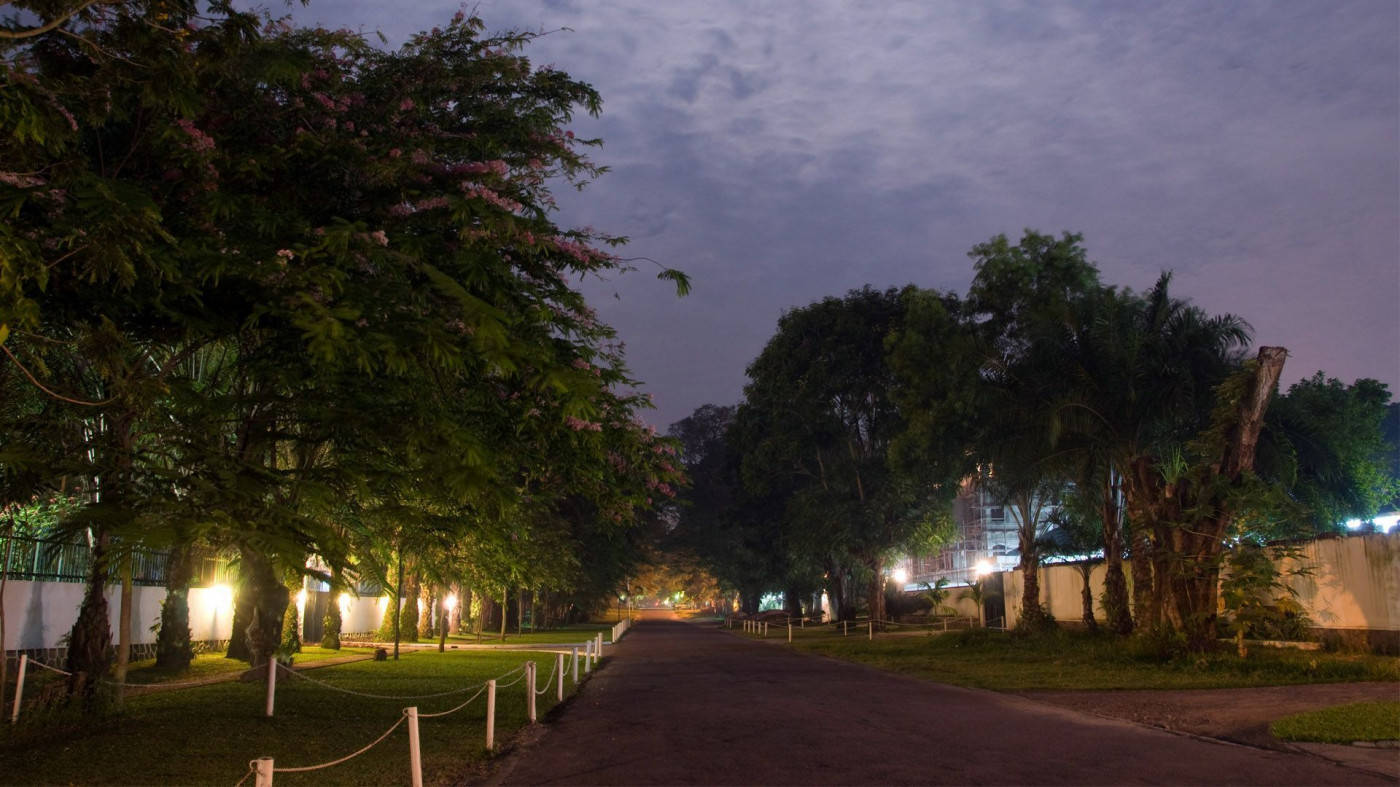 Kinshasa Empty Road Wallpaper