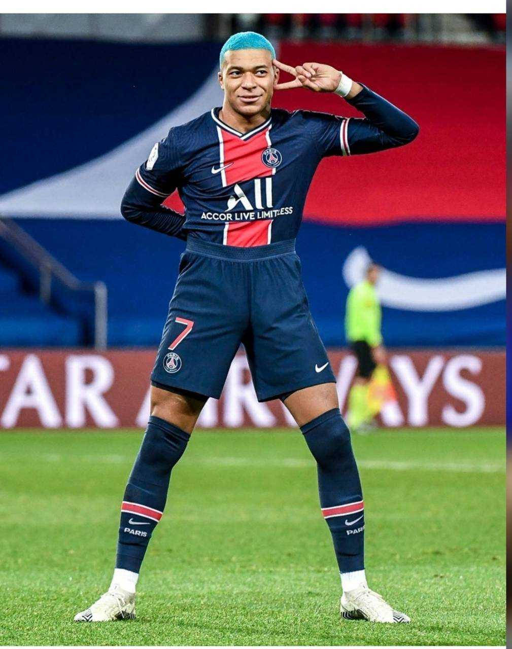 Kylian Mbappe 4k Peace Sign Wallpaper