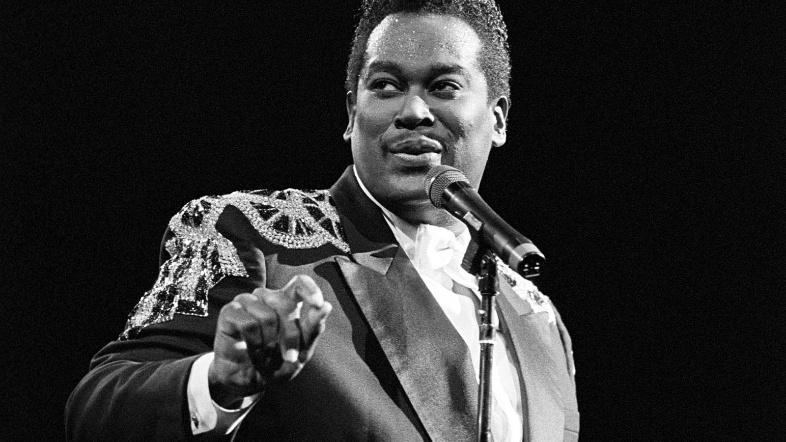 Legendary Singer-songwriter Luther Vandross Wallpaper