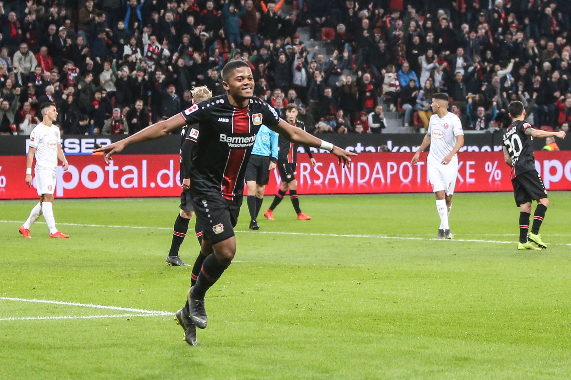 Leon Bailey Running Arms Wide Wallpaper