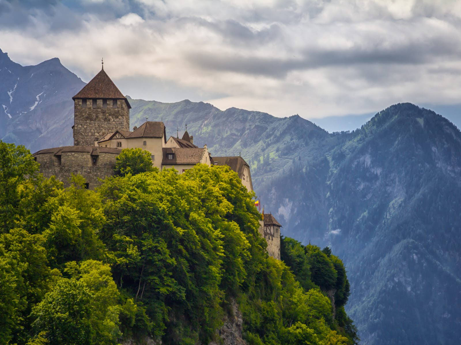 Liechtenstein Vaduz Castle Landscape Wallpaper