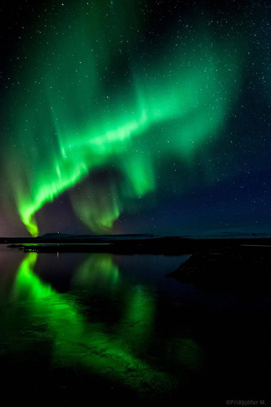 Light Green Northern Lights Wallpaper