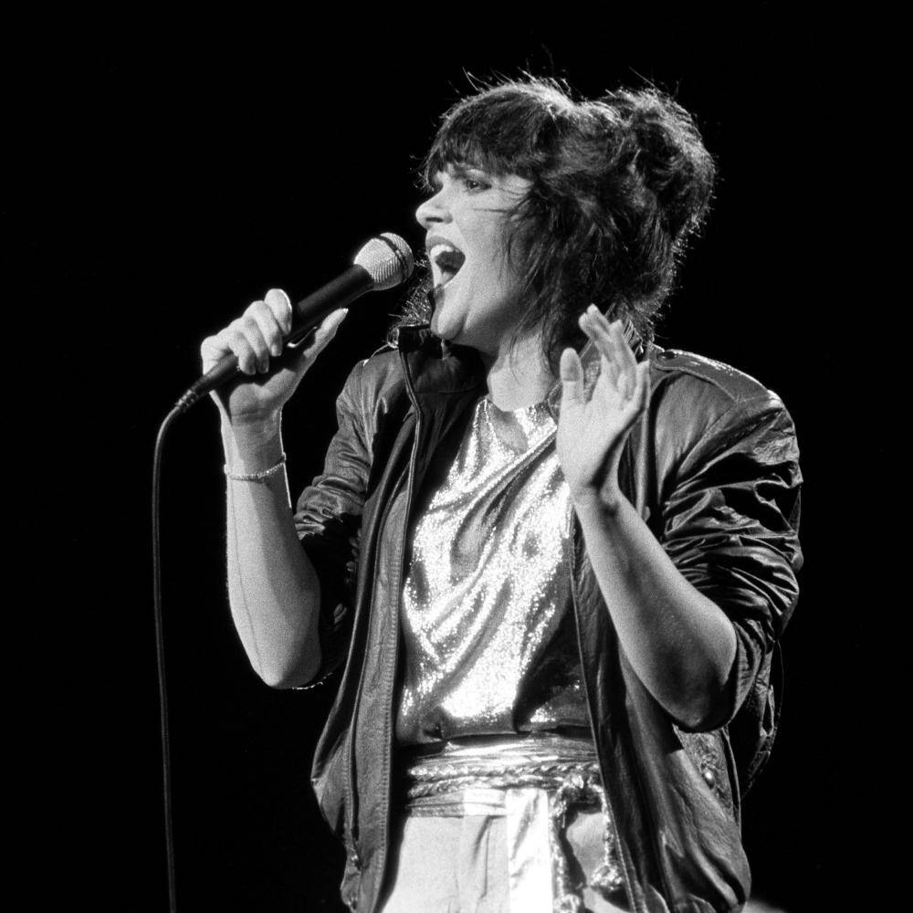 Linda Ronstadt First Ever Concert Wallpaper