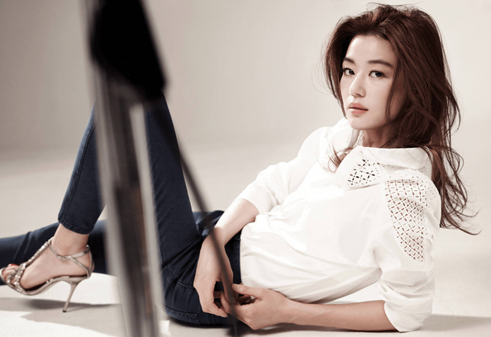 Long Legged Jun Ji Hyun Wallpaper