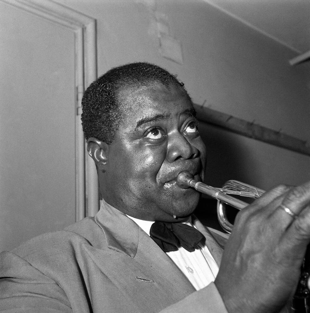 Louis Armstrong Performing Live Wallpaper