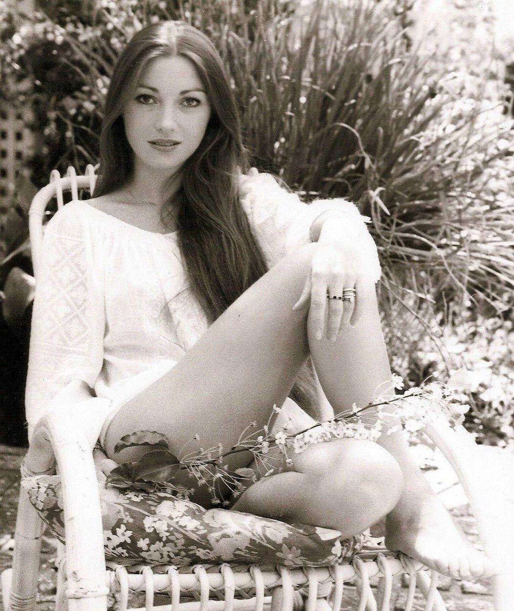 Lovely Jane Seymour Circa 1973 Wallpaper